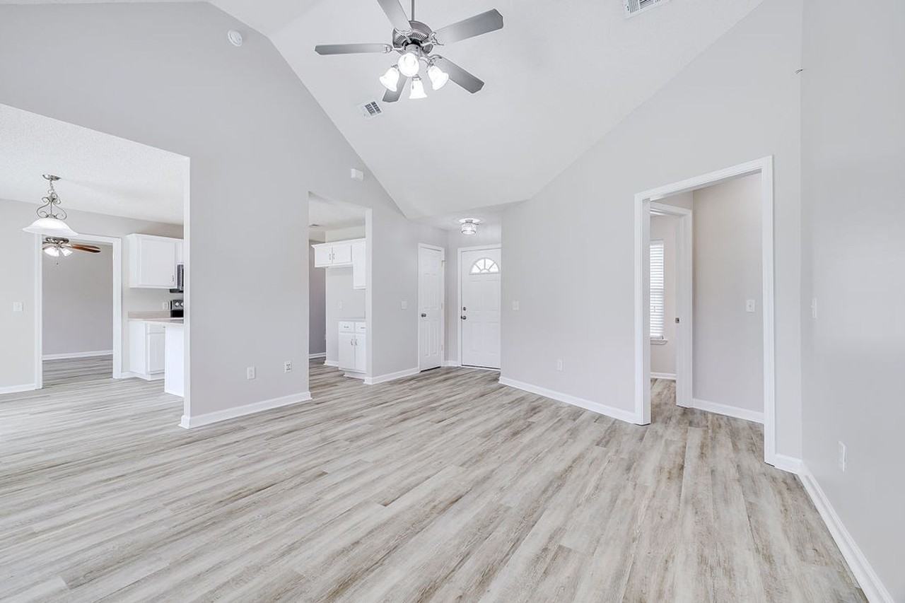 114 Mustang Dr - Photo 3 of 30