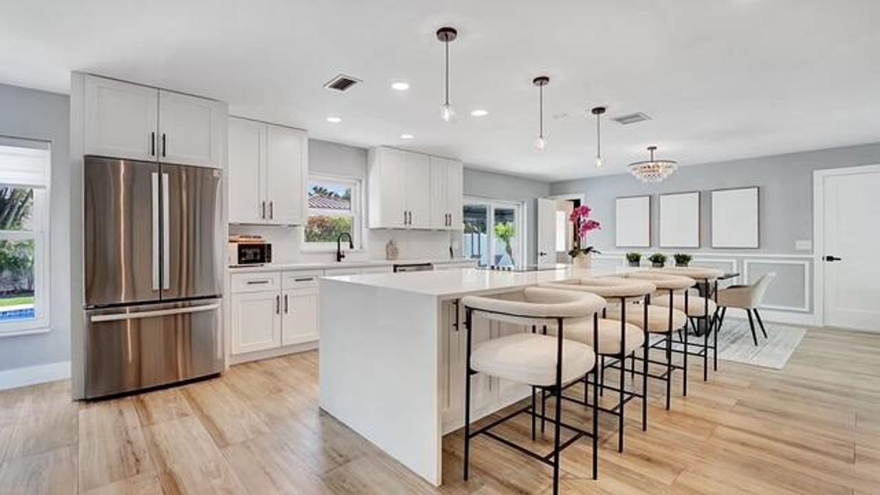 722 Sw 28th Ave - Photo 4 of 19