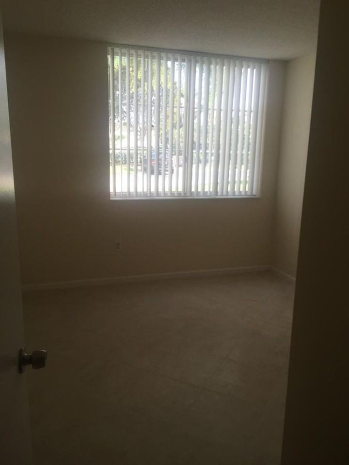 7912 Sonoma Springs Cir - Photo 7 of 12