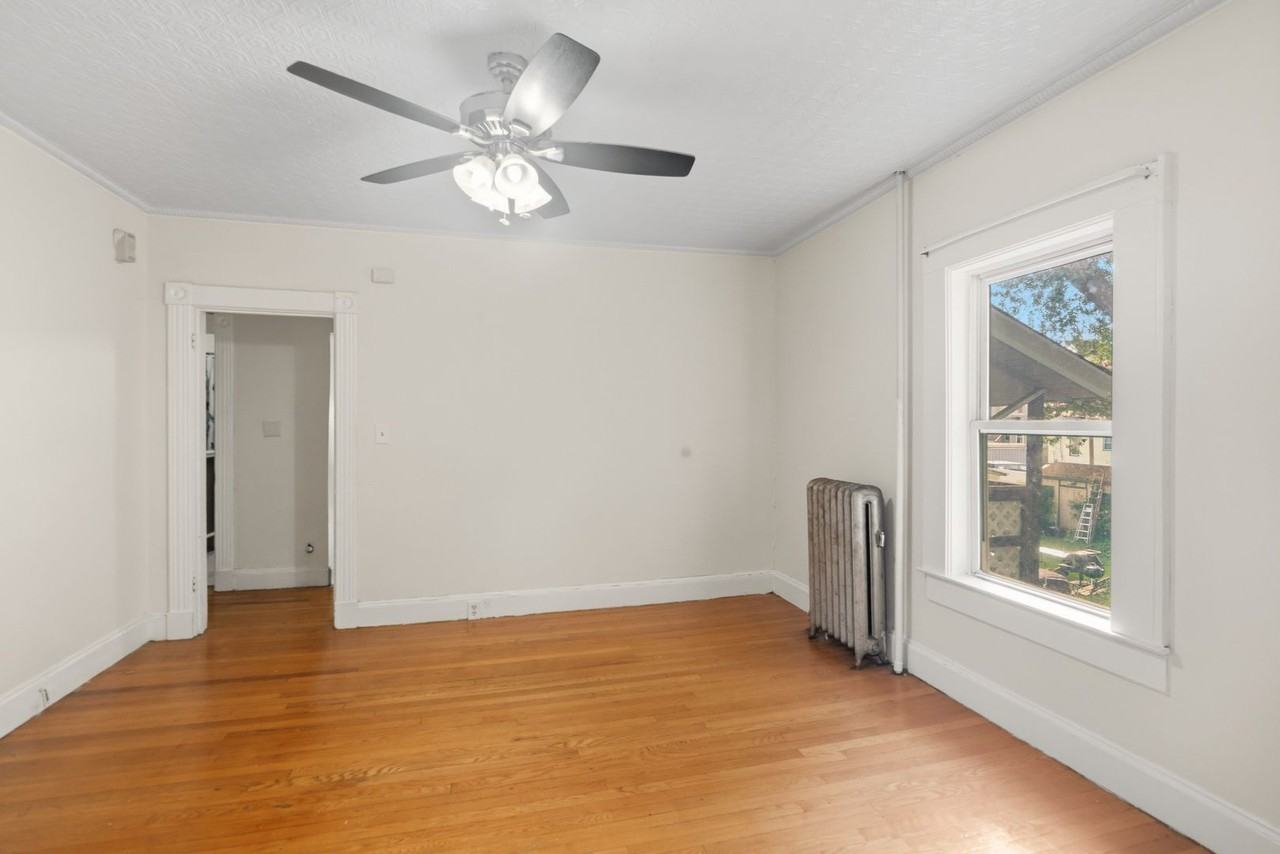 59 Waverly St - Photo 3 of 17