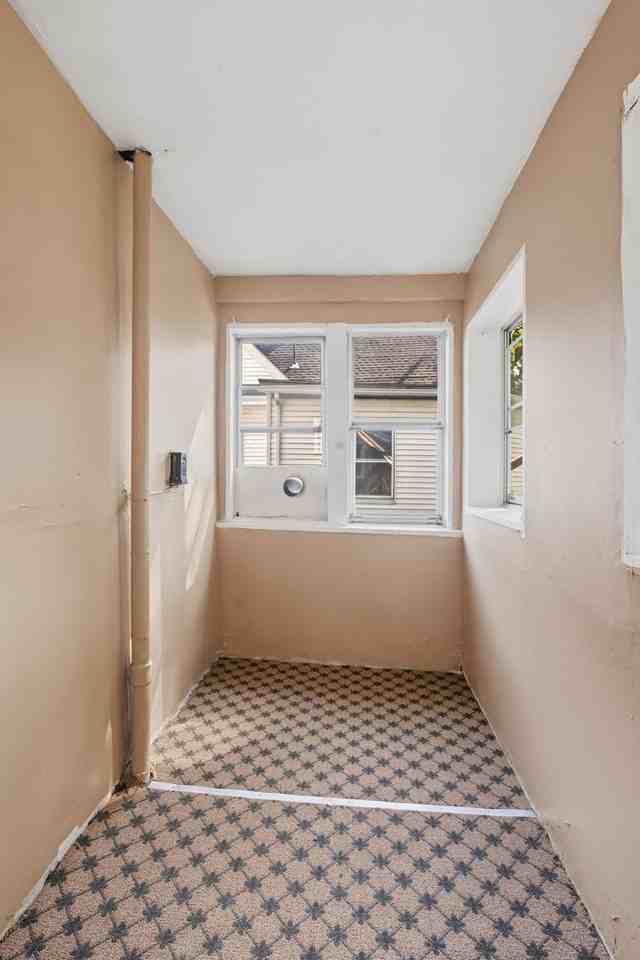 59 Waverly St - Photo 6 of 17