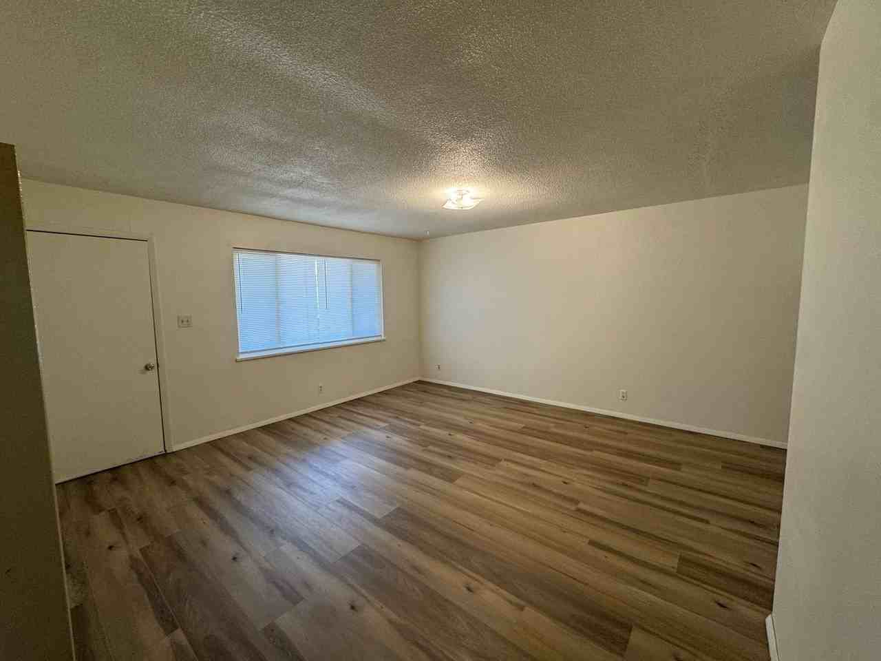 333 Park Ave #17 - Photo 5 of 8