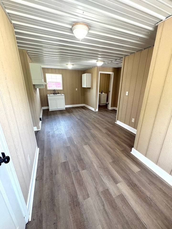 411 Mammoth Cave St - Photo 6 of 11