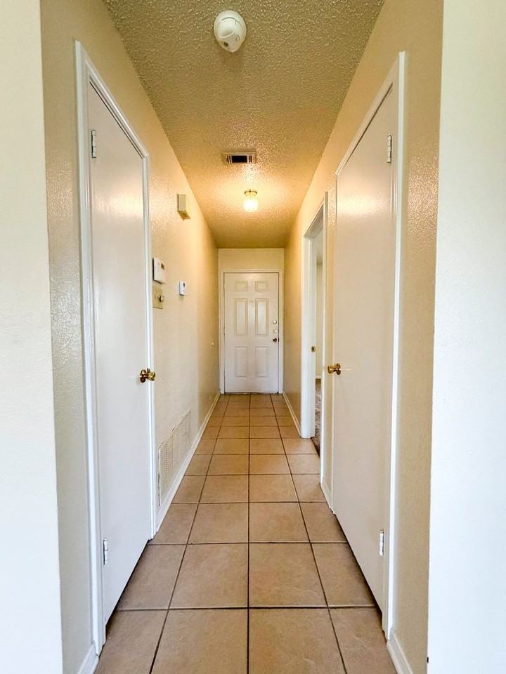 2607 Bluebonnet Dr - Photo 2 of 22