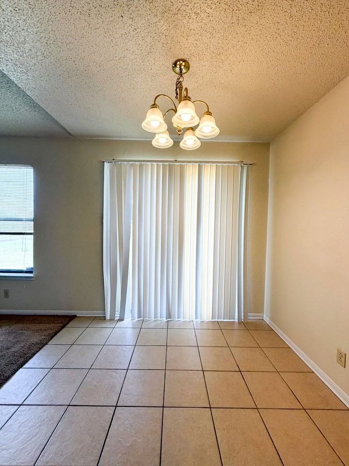 2607 Bluebonnet Dr - Photo 6 of 22