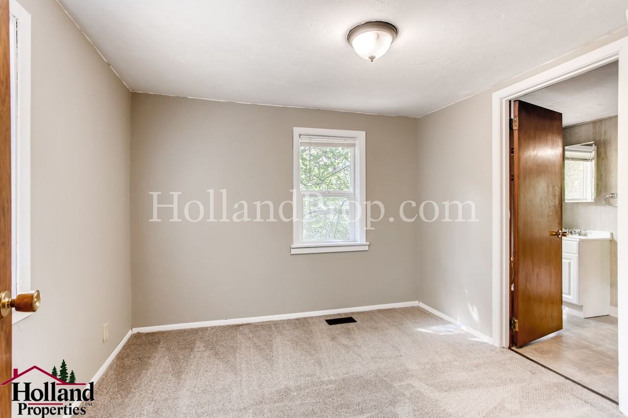 9601 Sw 42nd Ave - Photo 6 of 10