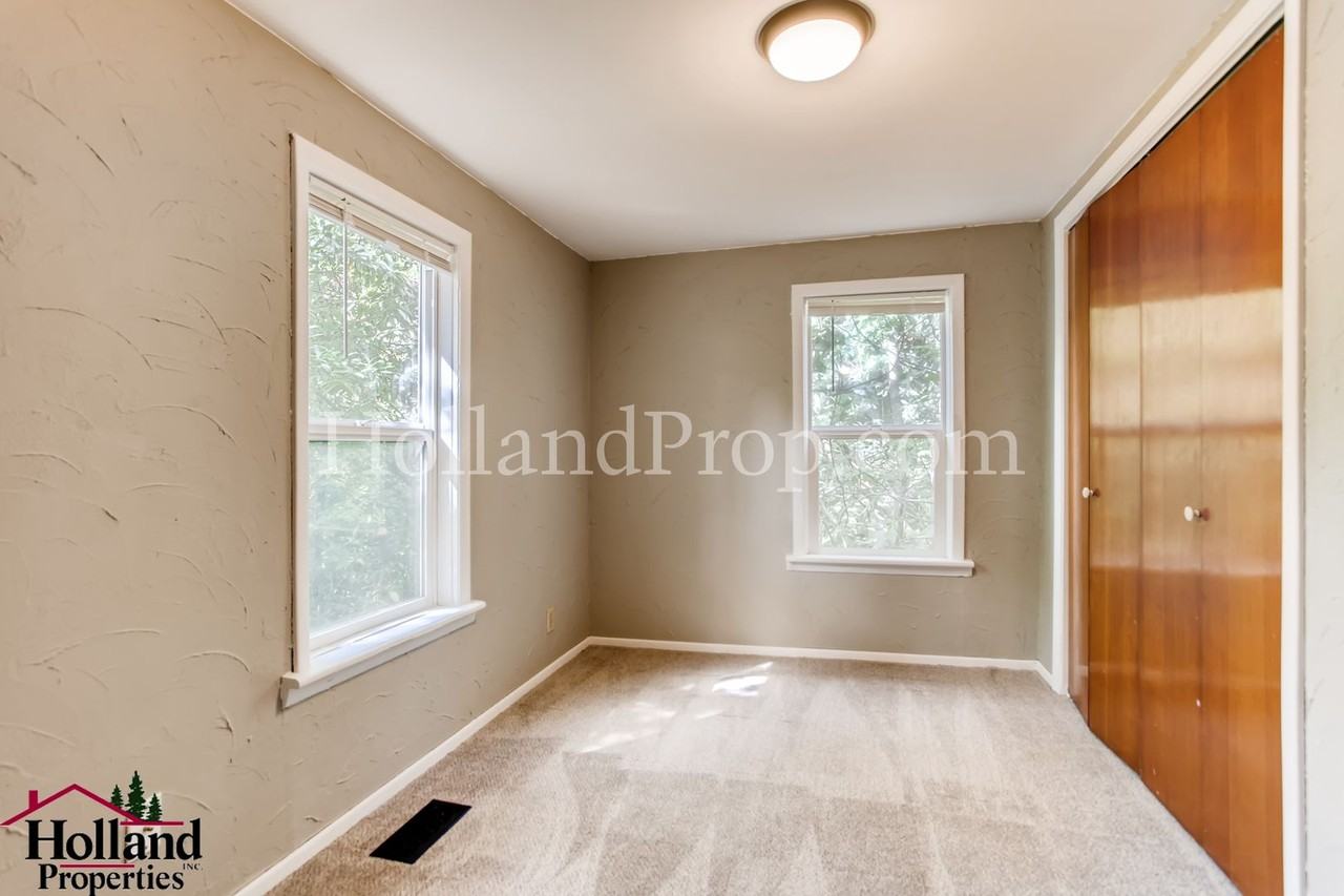 9601 Sw 42nd Ave - Photo 7 of 10