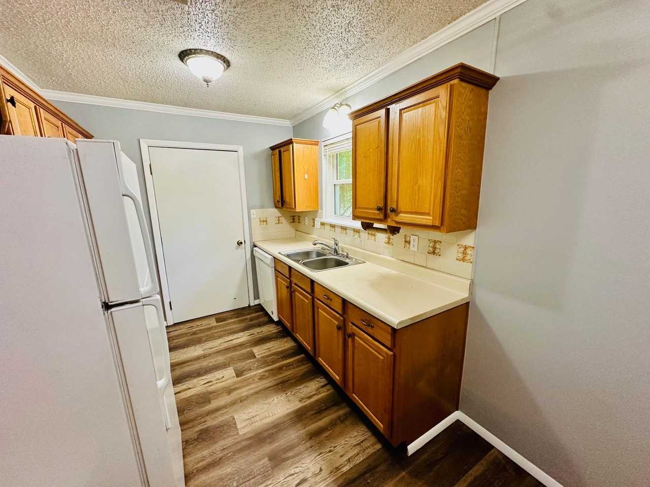 414 Newcomb Cv - Photo 5 of 13