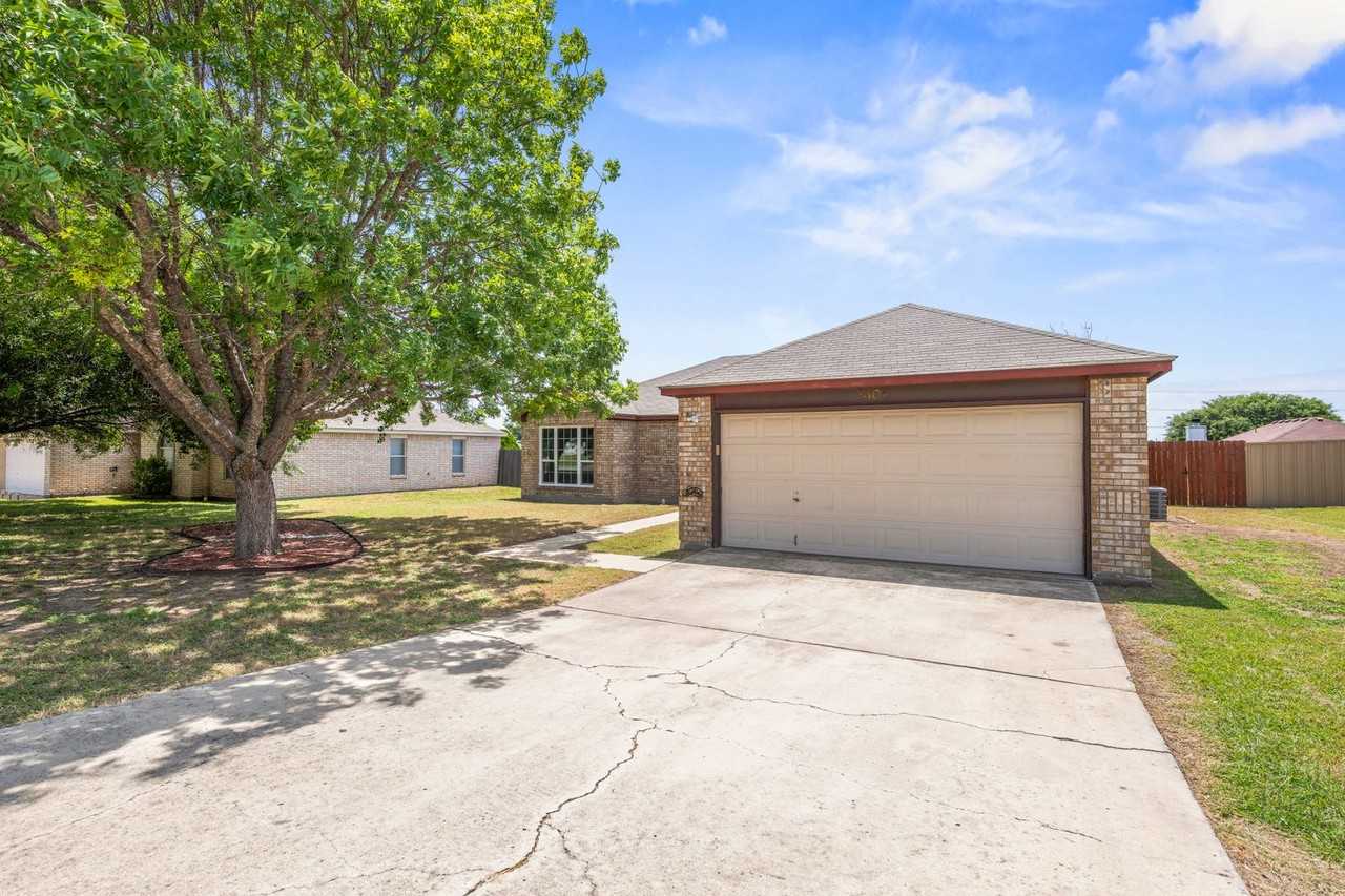 3106 O W Curry Dr - Photo 3 of 31