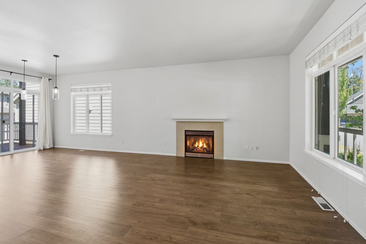 16107 167th Ave Se - Photo 2 of 22