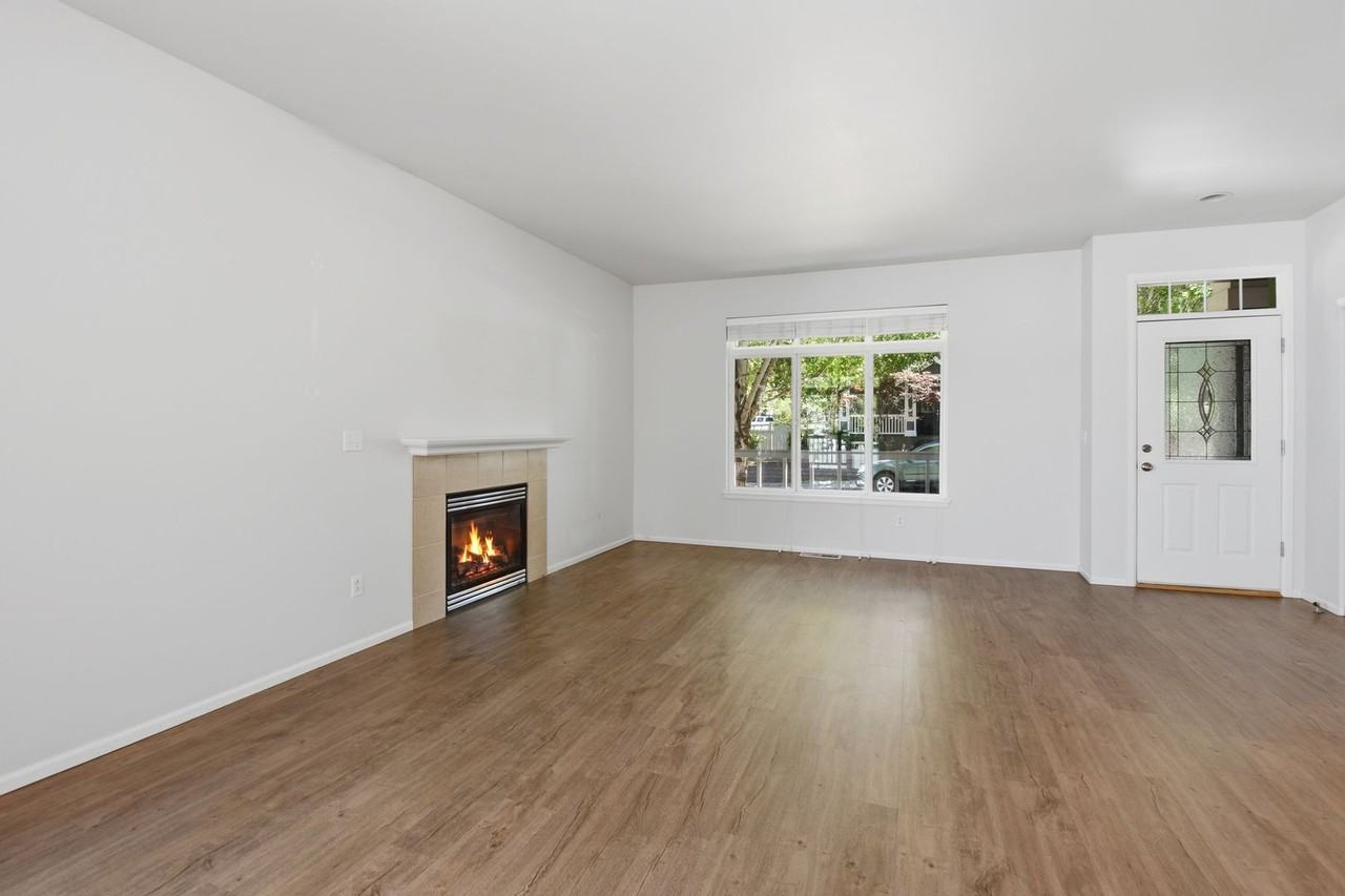 16107 167th Ave Se - Photo 3 of 22