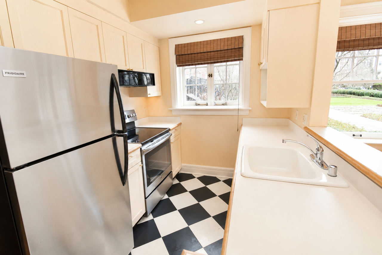 120 W Highland Dr #120 - Photo 7 of 10