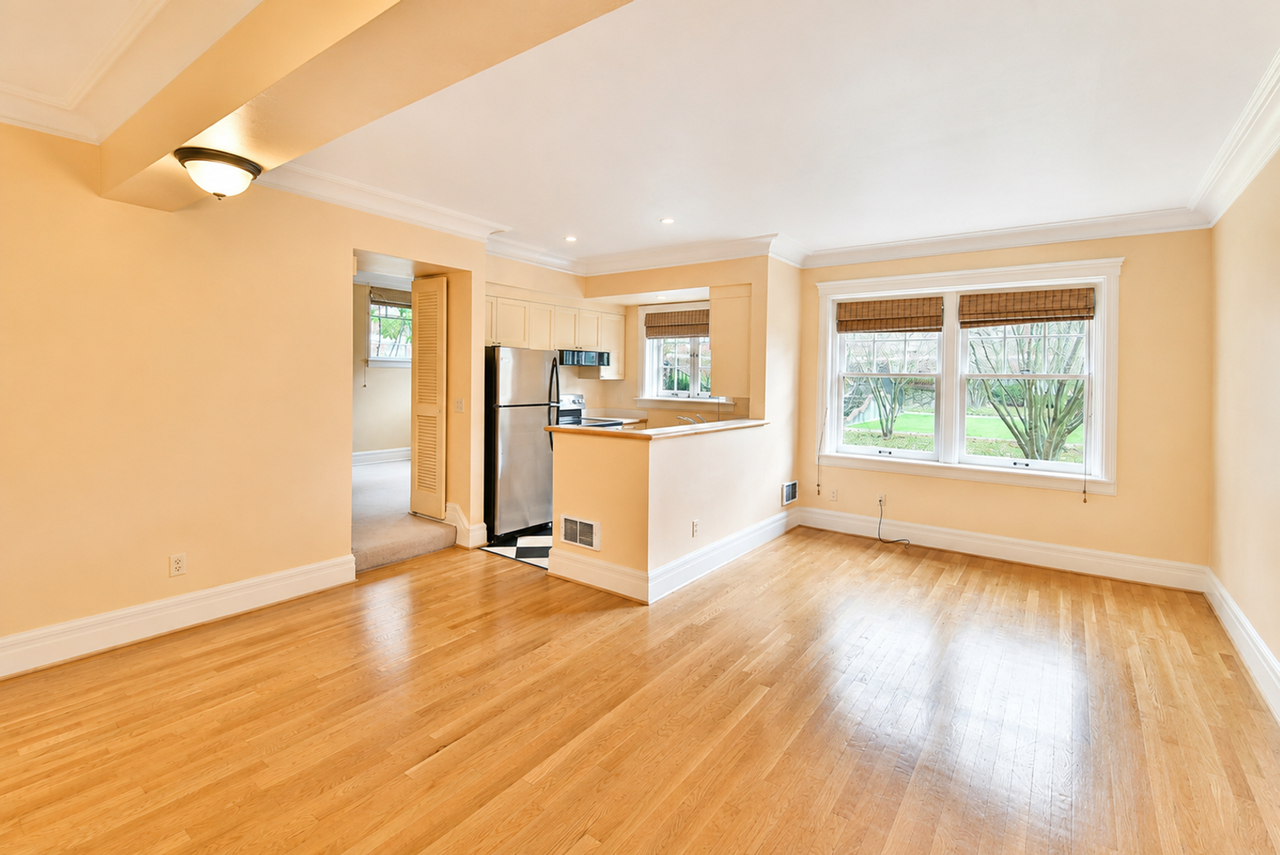 120 W Highland Dr #120 - Photo 5 of 10