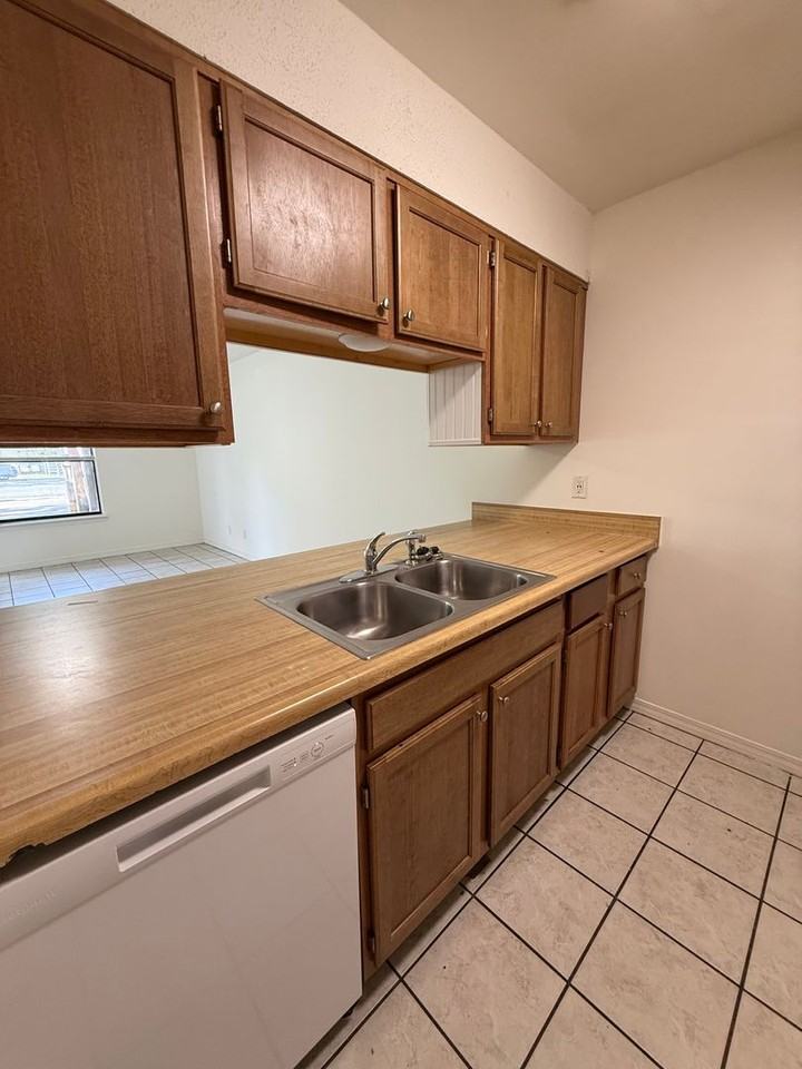 509 Landview St - Photo 6 of 9