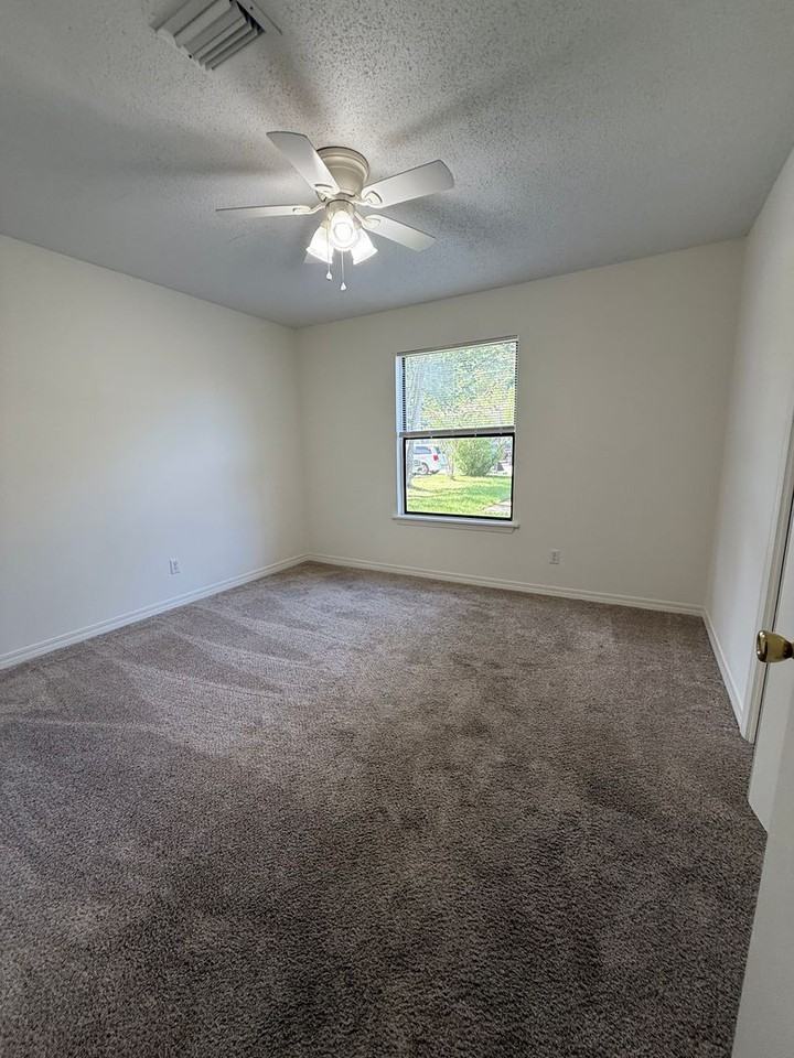 509 Landview St - Photo 7 of 9