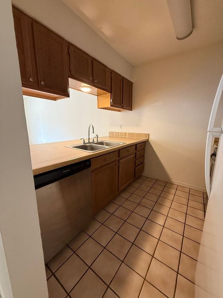 513 Landview St - Photo 5 of 17