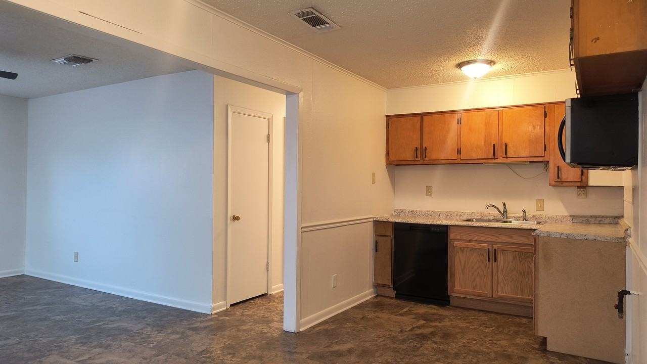 6115 Parker St #1 - Photo 4 of 15