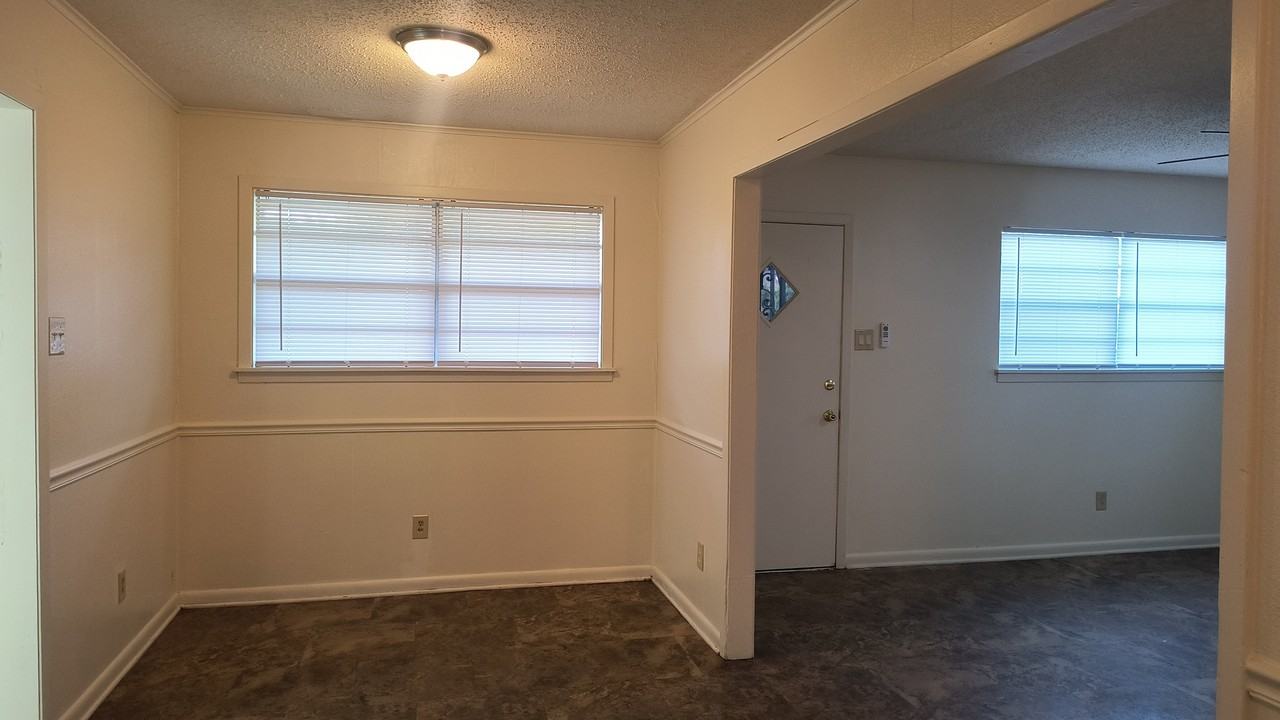 6115 Parker St #1 - Photo 5 of 15