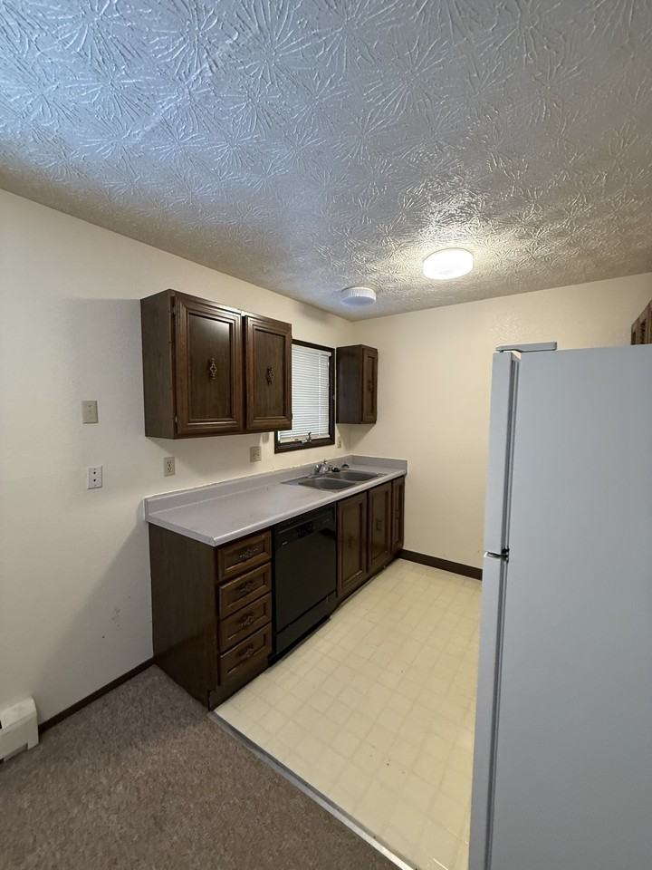 7230 E 21st Ave #2 - Photo 4 of 8
