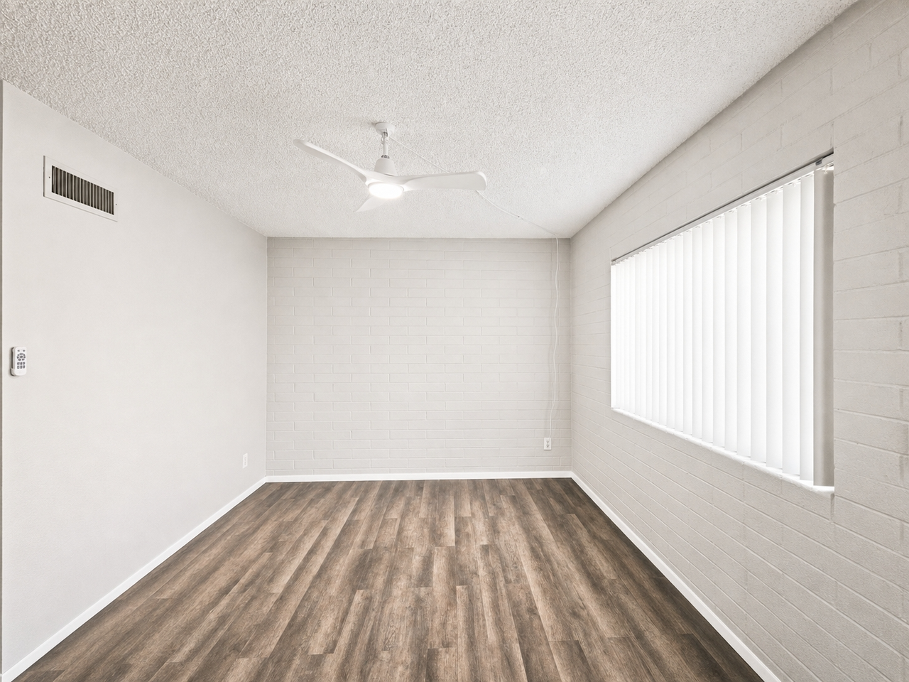 507 W 10th St #D - Photo 6 of 15