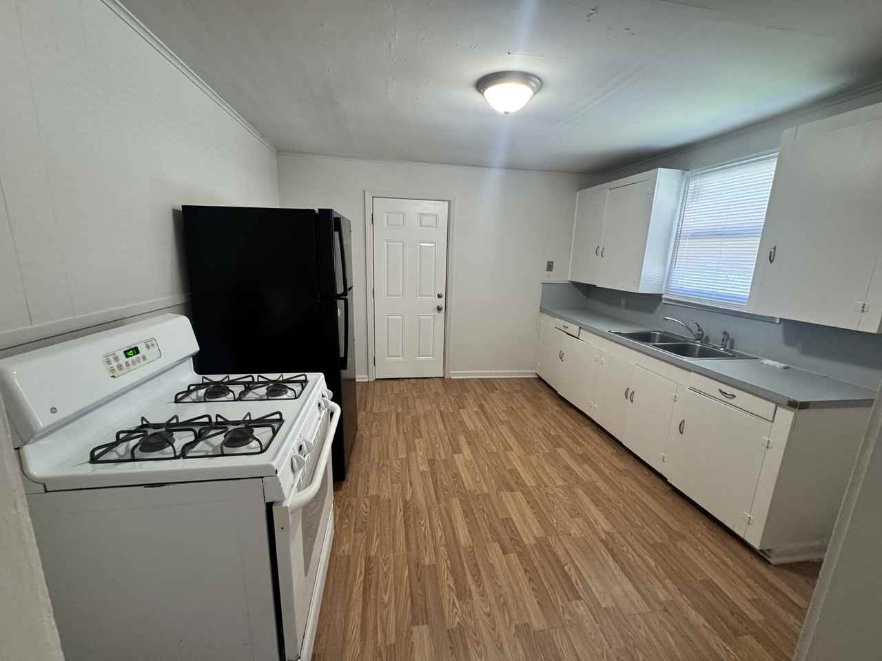 2233 Lilly St #1 - Photo 7 of 7