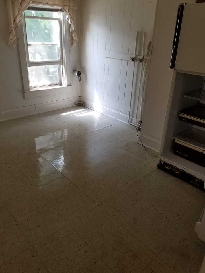 1331 1/2 5th Ave #2 - Photo 3 of 12