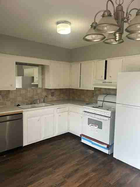 5854 Christie Ave Se #5854 - Photo 3 of 10