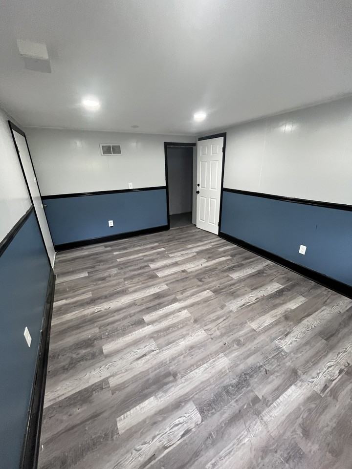 16 Kaine Dr #1 - Photo 2 of 10