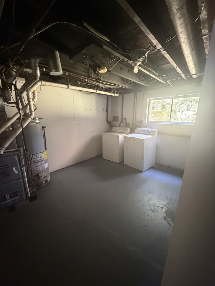 16 Kaine Dr #1 - Photo 3 of 10