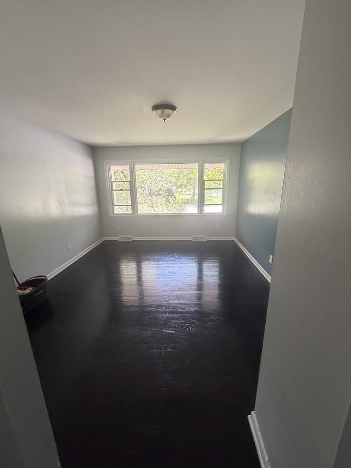 16 Kaine Dr #1 - Photo 5 of 10