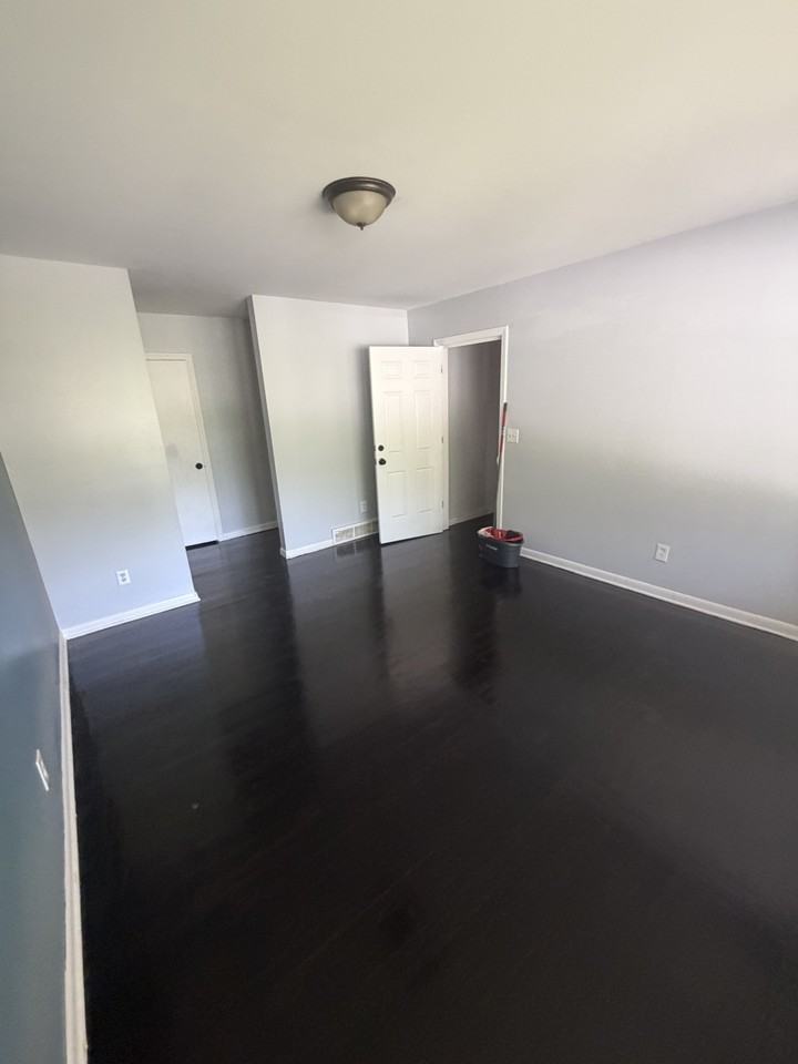 16 Kaine Dr #1 - Photo 6 of 10