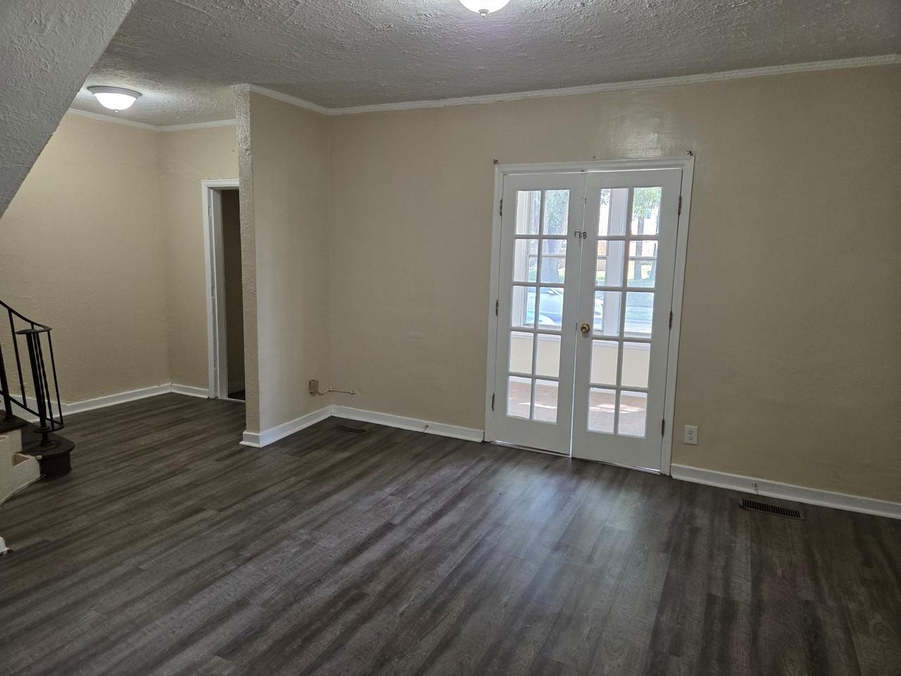 1347 Thomas Ave N #1 - Photo 4 of 20