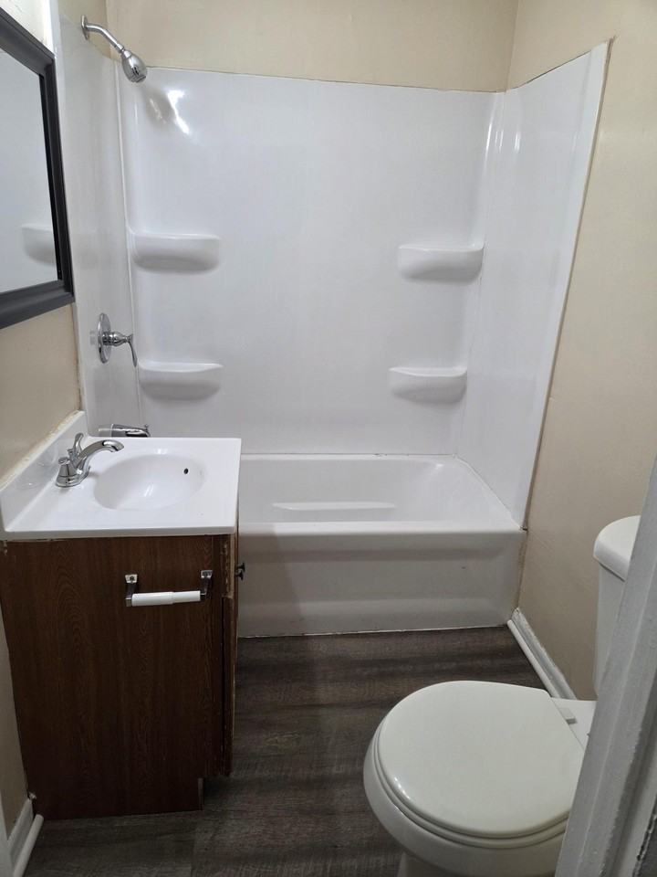 1347 Thomas Ave N #1 - Photo 6 of 20