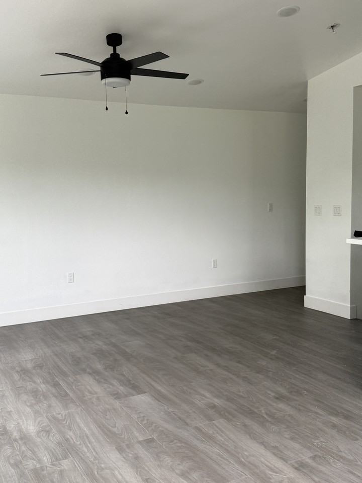 4700 W Sassy Ave #1 - Photo 3 of 14