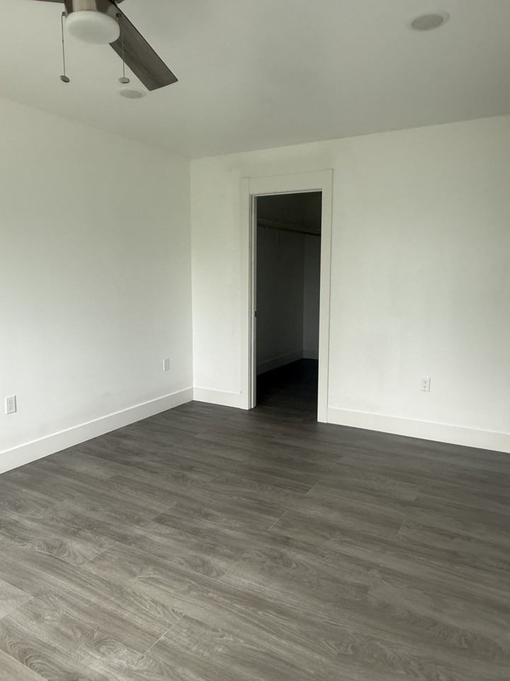 4700 W Sassy Ave #1 - Photo 7 of 14