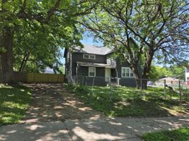 featured image of 1839 Oliver Ave N #1