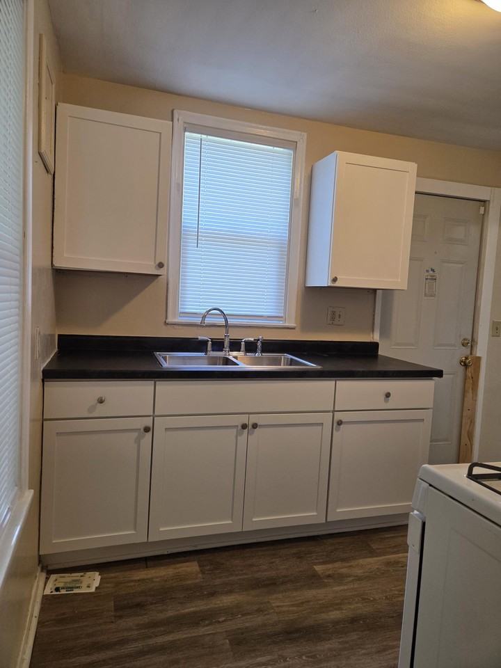 1839 Oliver Ave N #1 - Photo 3 of 21