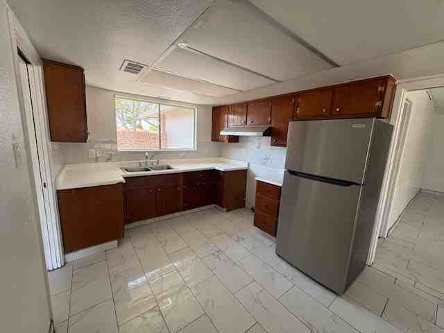 1006 Scenic Dr #1 - Photo 5 of 20
