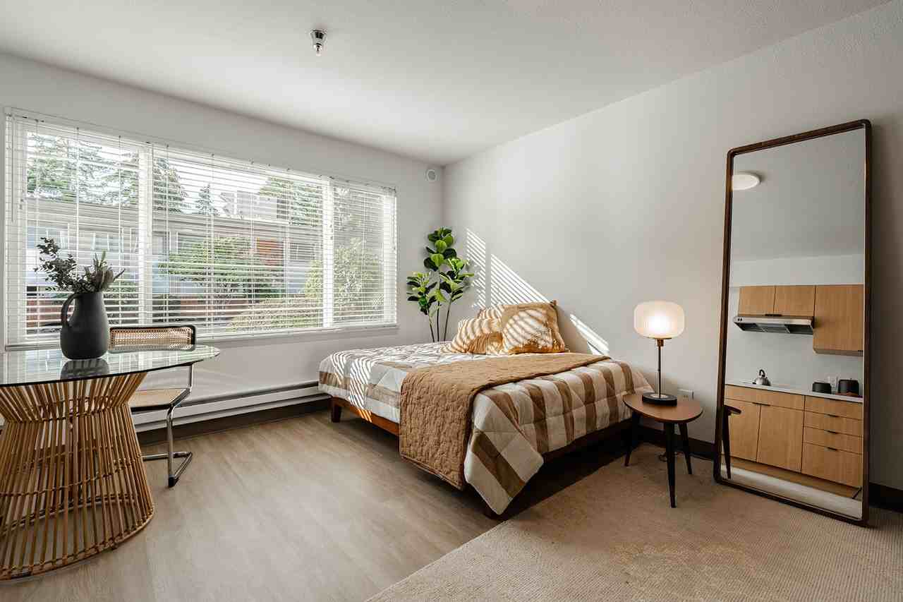 Crossroads Garden Apartments - Photo 5 of 50
