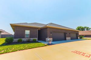 featured image of 3001 W Cardinal St
