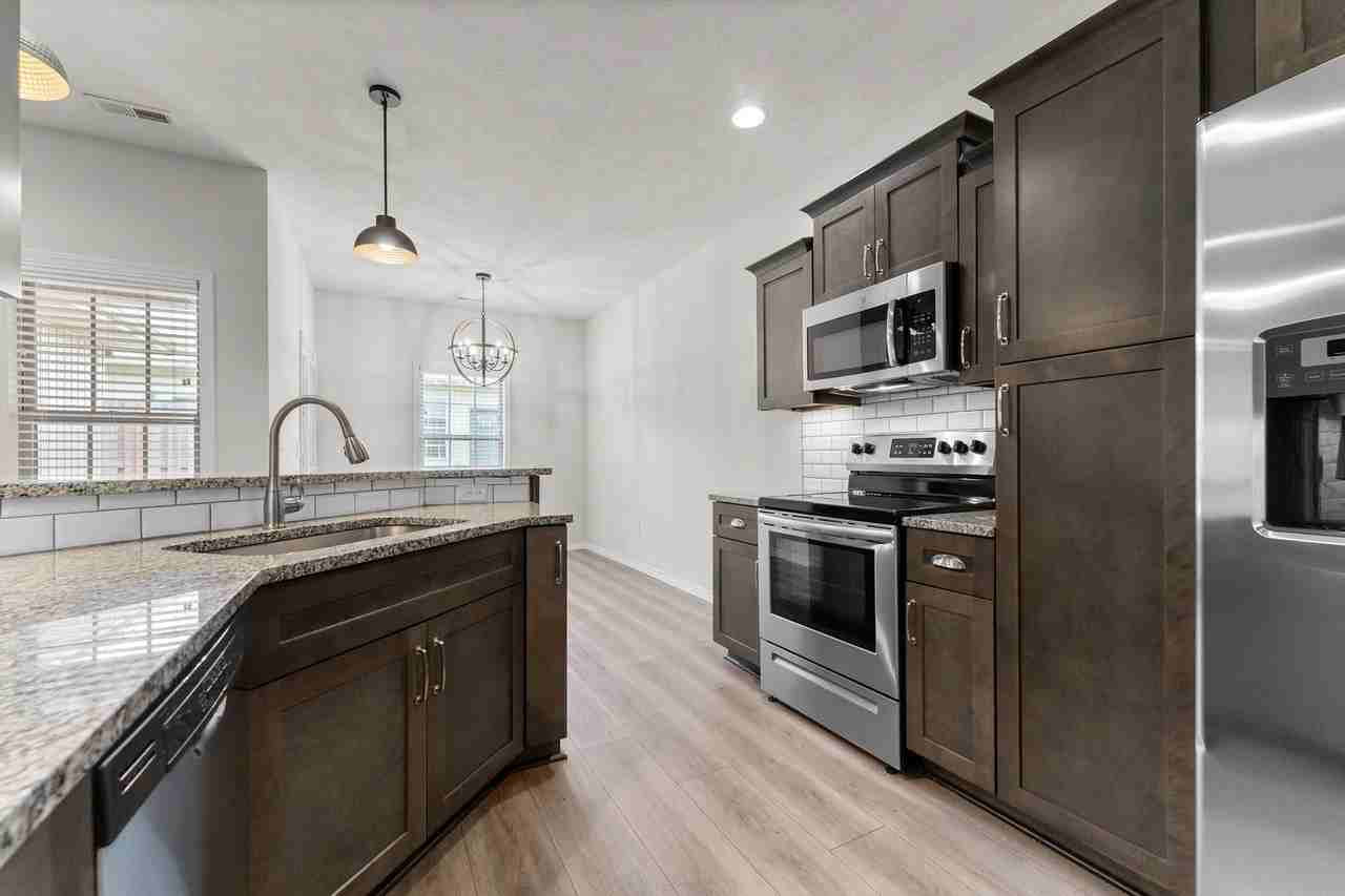 3001 W Cardinal St - Photo 4 of 16
