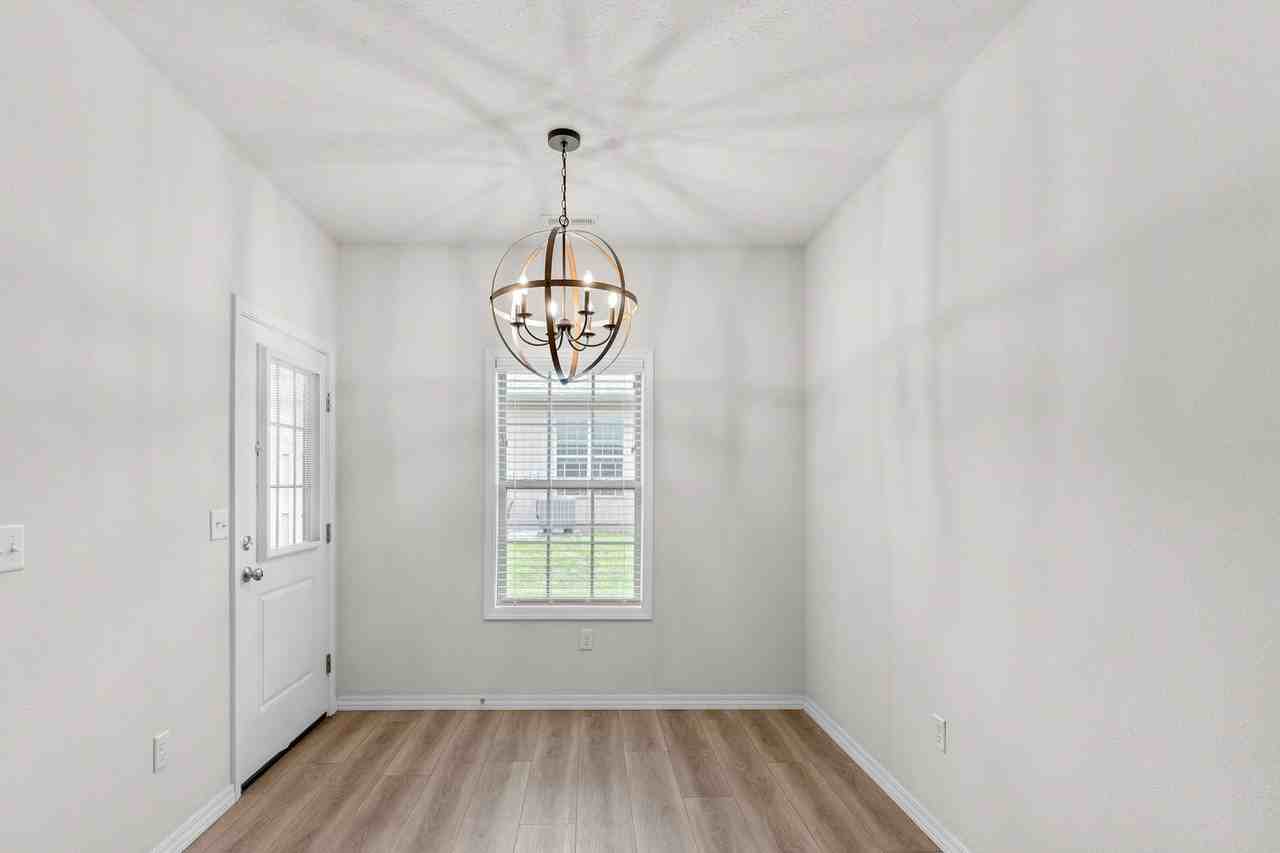 3001 W Cardinal St - Photo 5 of 16