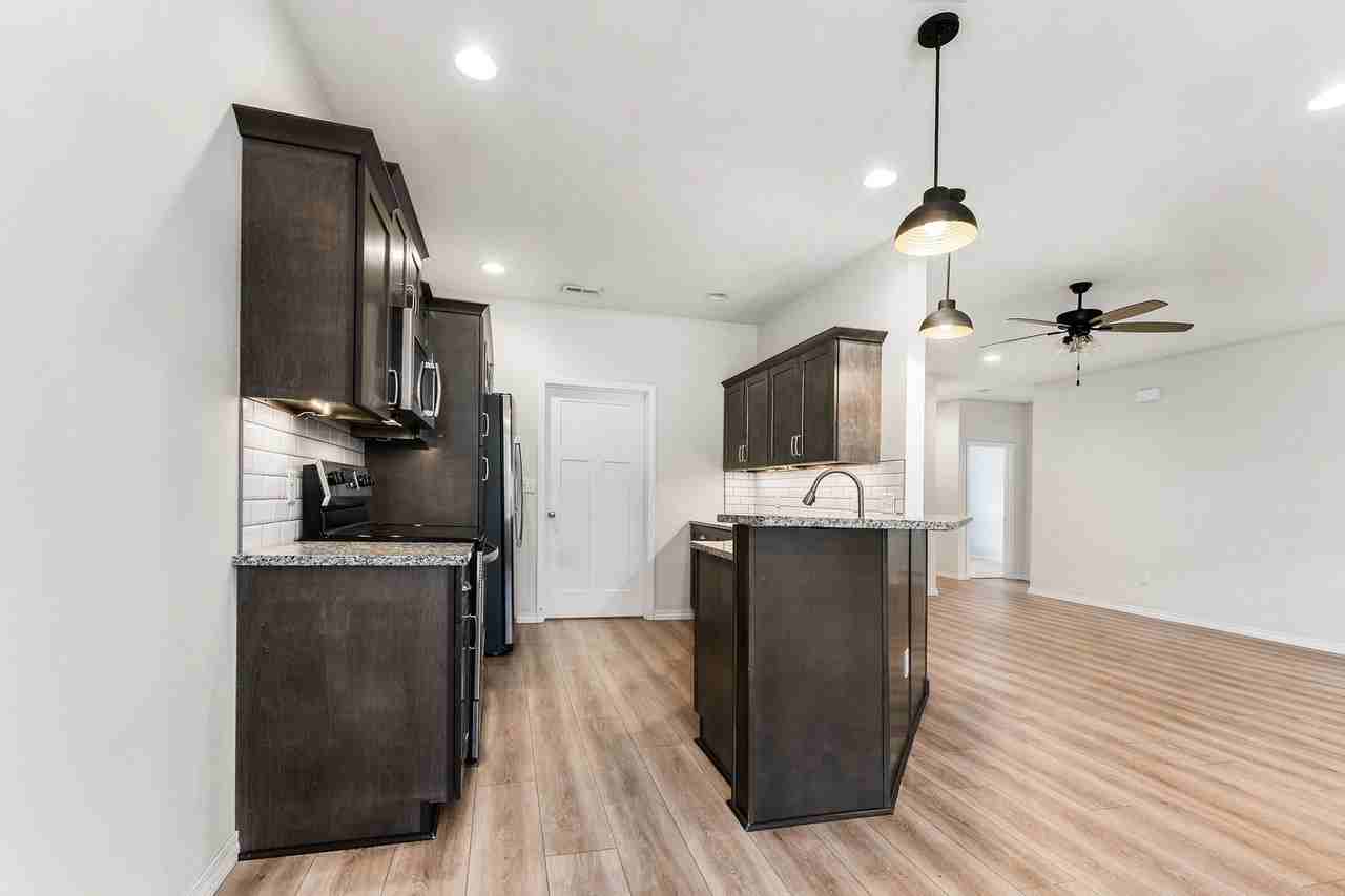 3001 W Cardinal St - Photo 6 of 16