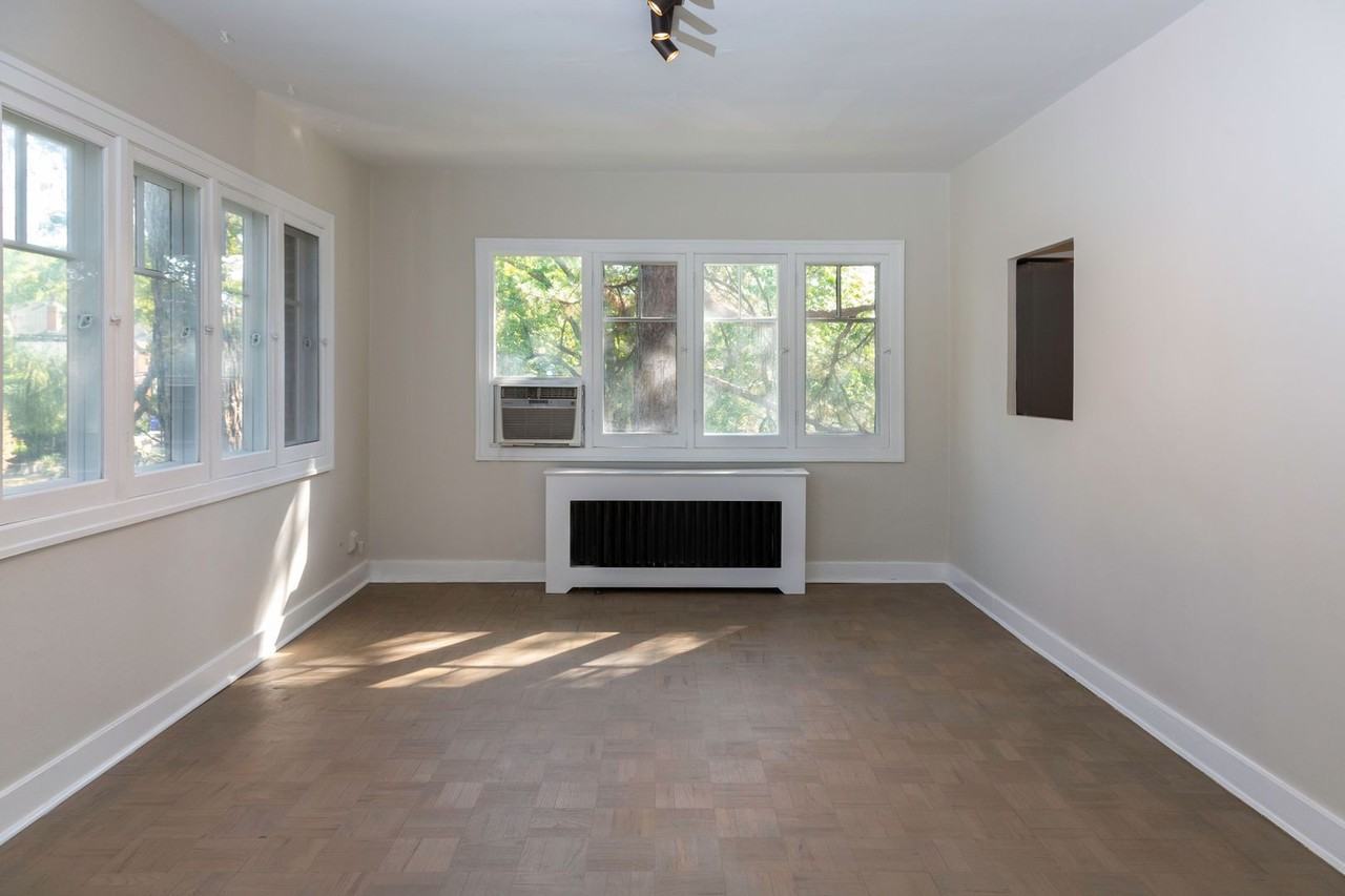 Pollyanna Apartments - Photo 5 of 25