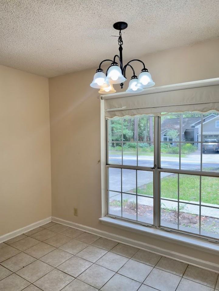 109 Waterman Rd - Photo 5 of 20