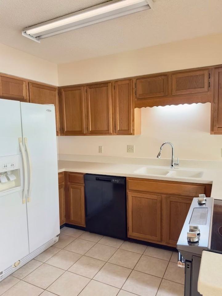 109 Waterman Rd - Photo 7 of 20