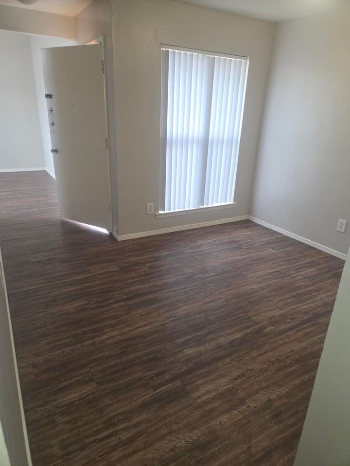 Brookview Apartments - Photo 3 of 10