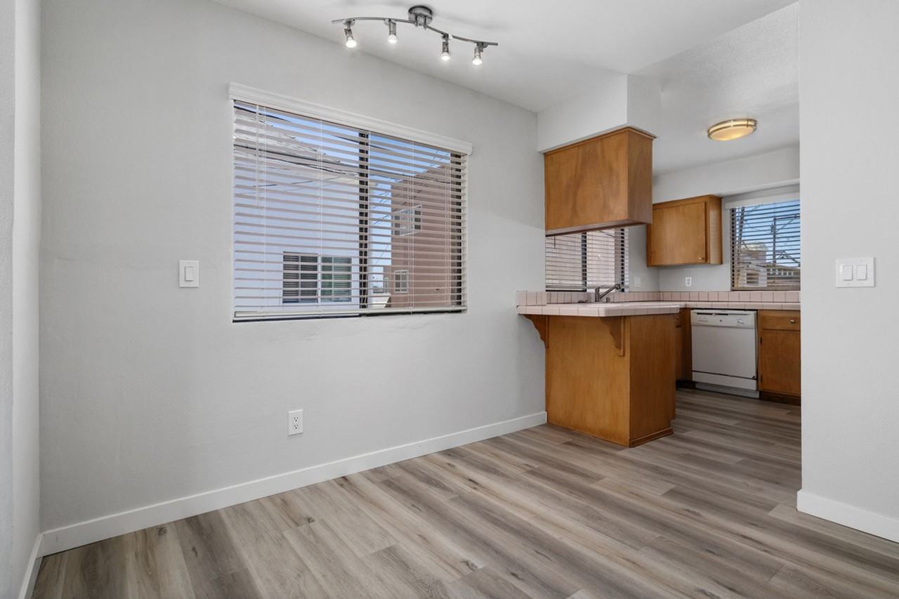 829 San Jose Pl - Photo 7 of 30