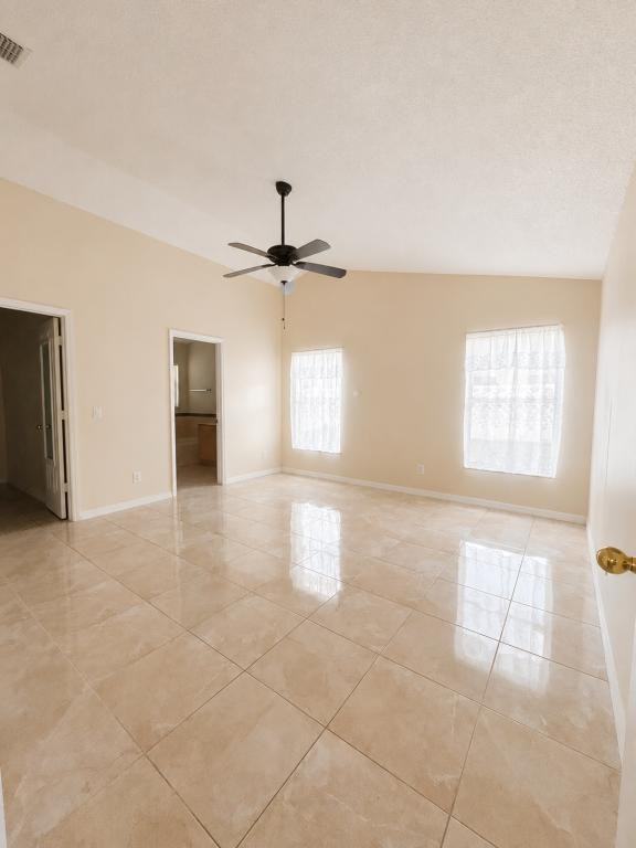 1725 Sir John Ct - Photo 4 of 8