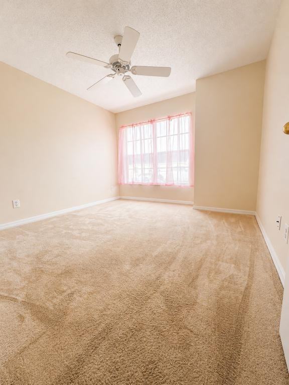1725 Sir John Ct - Photo 5 of 8